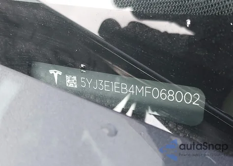 2021 Tesla Model 3 Long Range Dual Motor All-Wheel Drive z USA, uszkodzony, nr VIN 5YJ3E1EB4MF068002